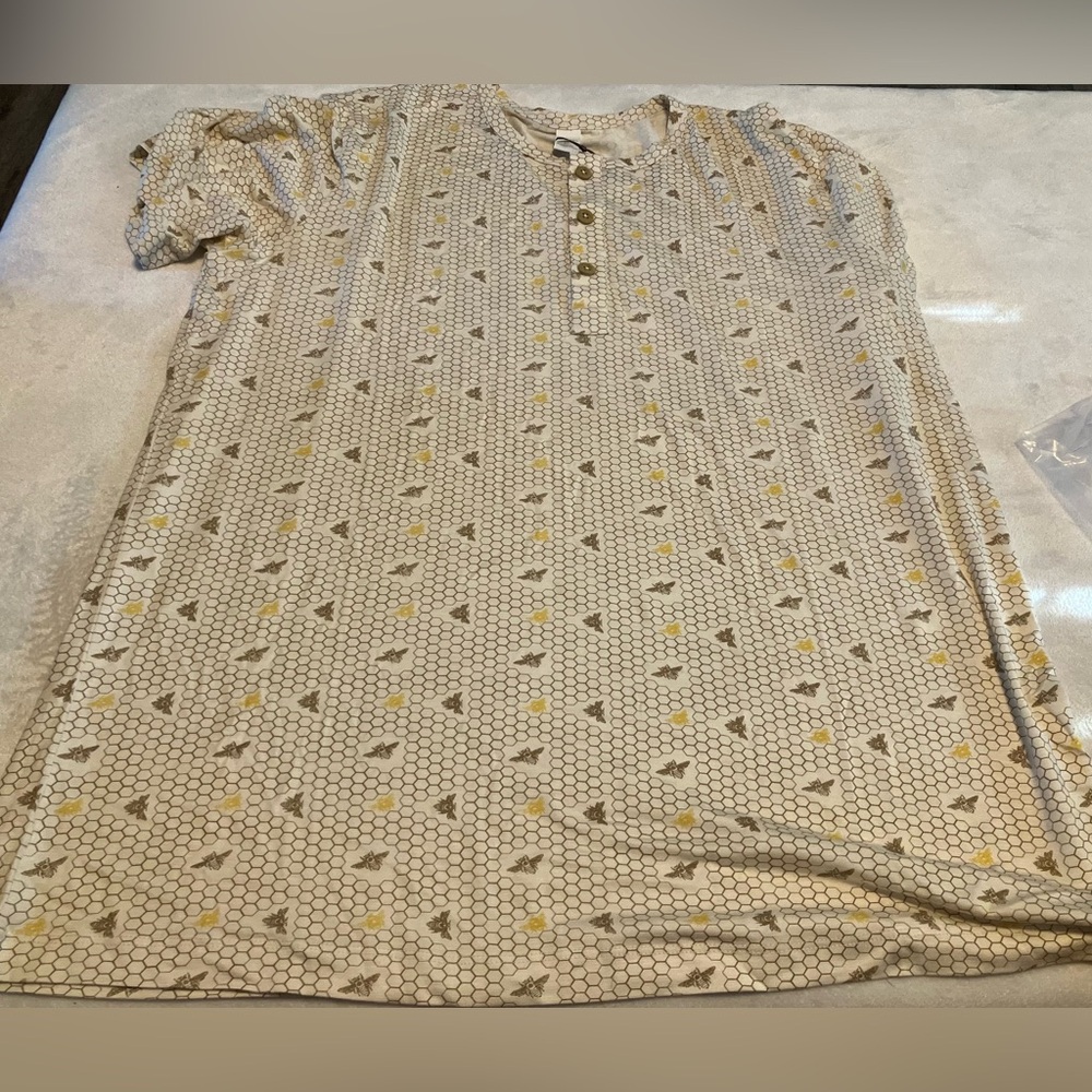 NWT Kate Quinn modal bee honeycomb shirt